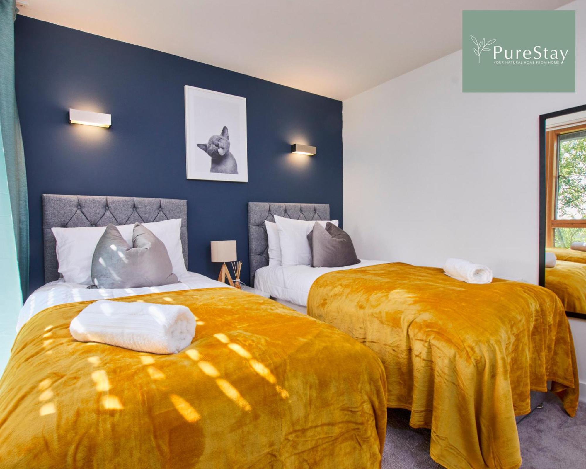 Beautiful Four Bed House By Purestay Short Lets & Serviced Accommodation Coventry With Parking Exteriör bild