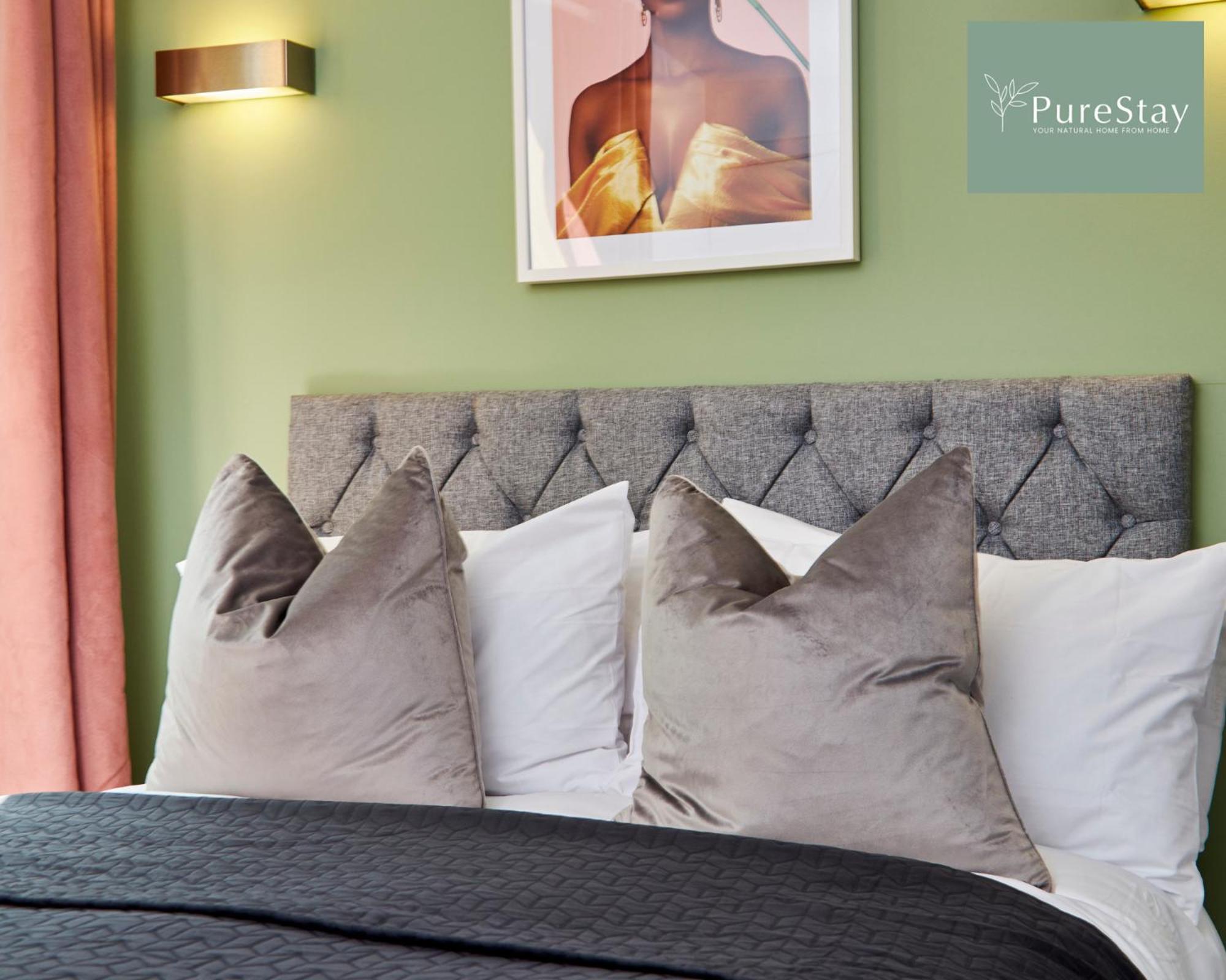 Beautiful Four Bed House By Purestay Short Lets & Serviced Accommodation Coventry With Parking Exteriör bild