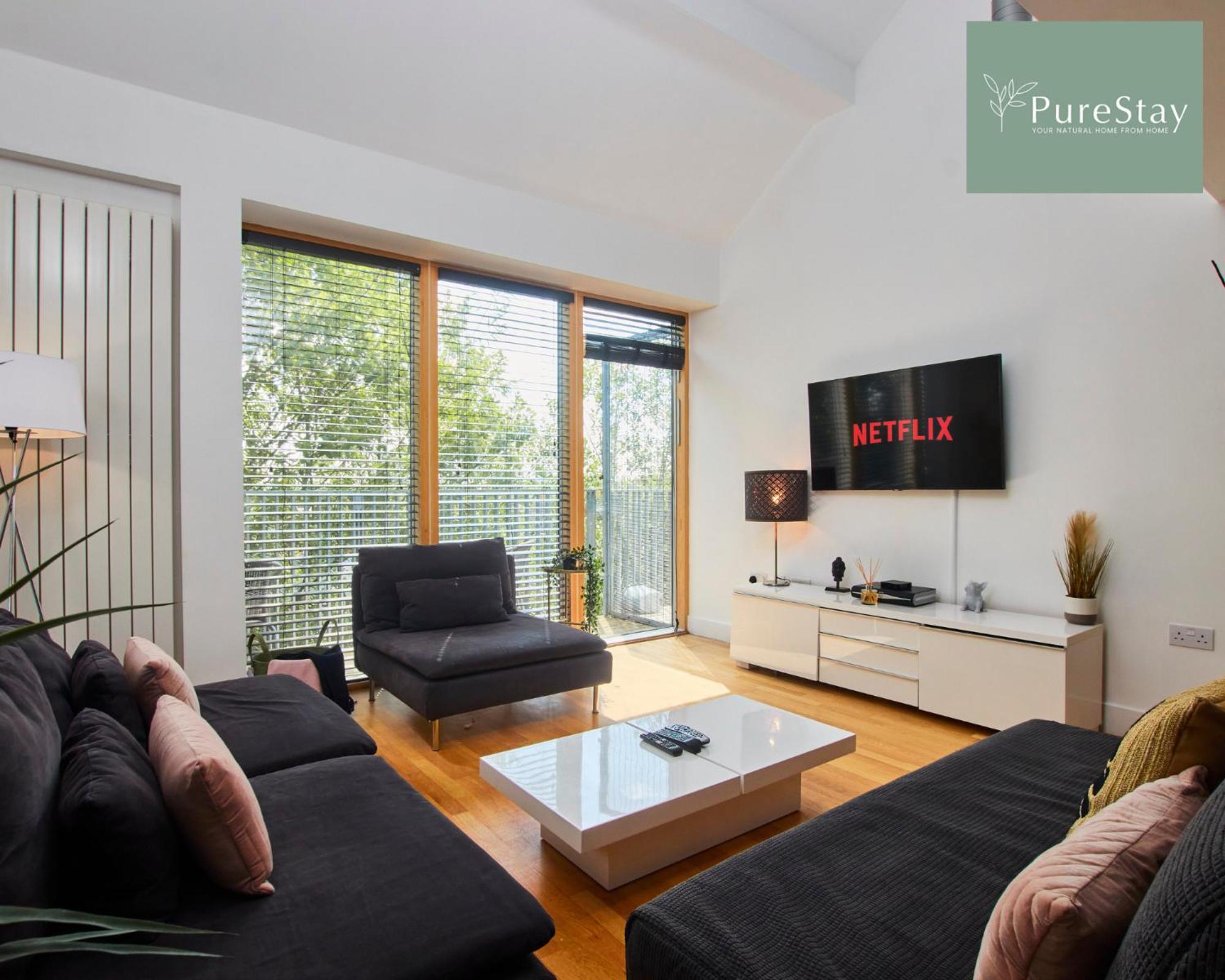 Beautiful Four Bed House By Purestay Short Lets & Serviced Accommodation Coventry With Parking Exteriör bild