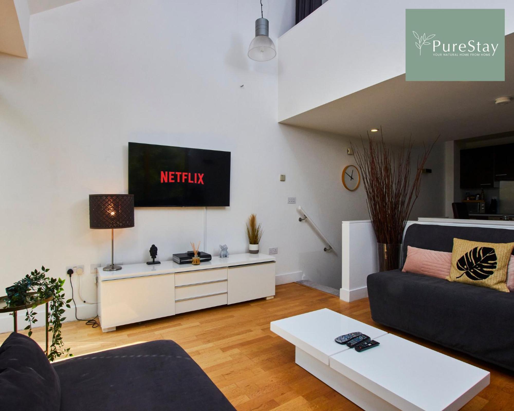 Beautiful Four Bed House By Purestay Short Lets & Serviced Accommodation Coventry With Parking Exteriör bild