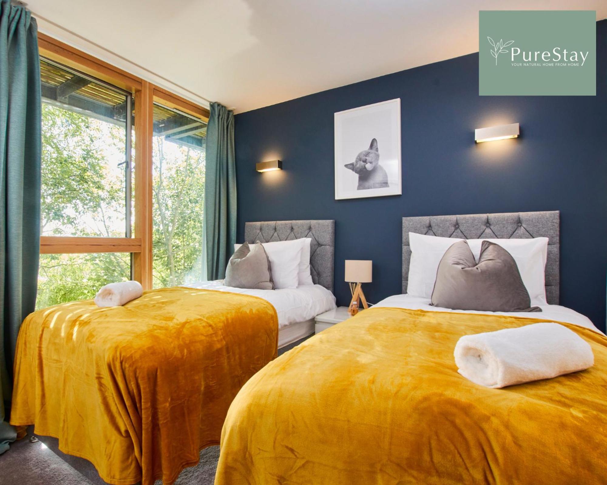 Beautiful Four Bed House By Purestay Short Lets & Serviced Accommodation Coventry With Parking Exteriör bild