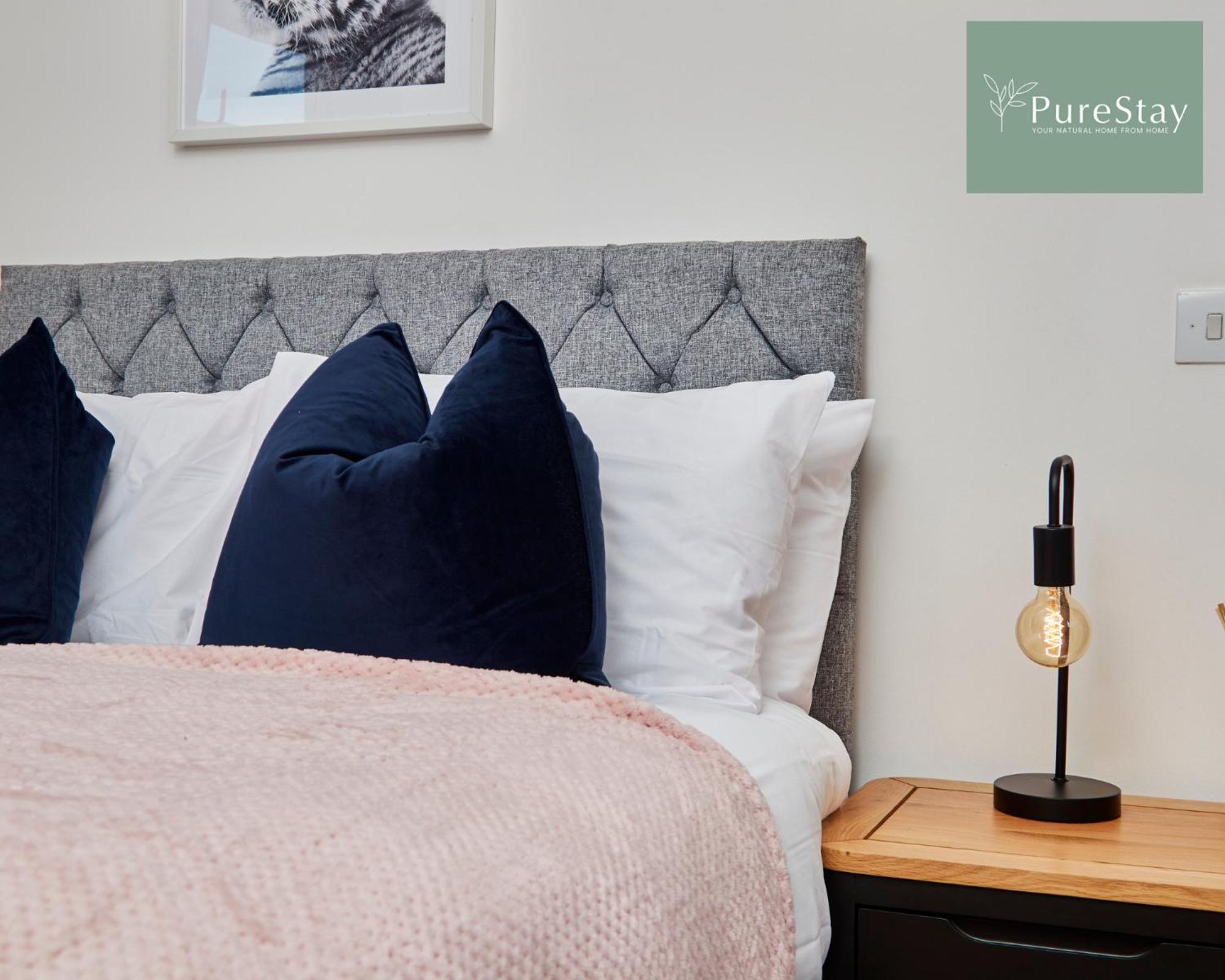 Beautiful Four Bed House By Purestay Short Lets & Serviced Accommodation Coventry With Parking Exteriör bild