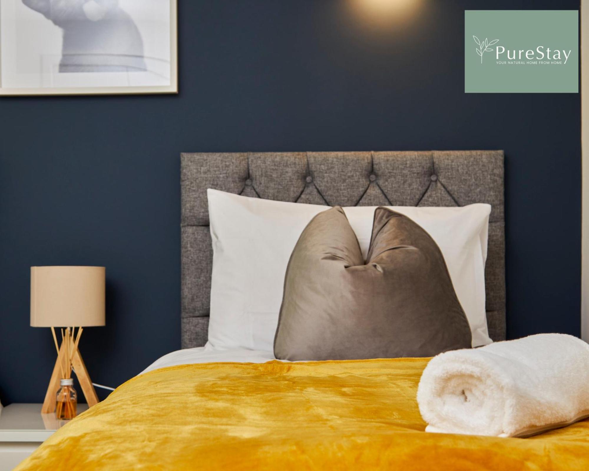 Beautiful Four Bed House By Purestay Short Lets & Serviced Accommodation Coventry With Parking Exteriör bild