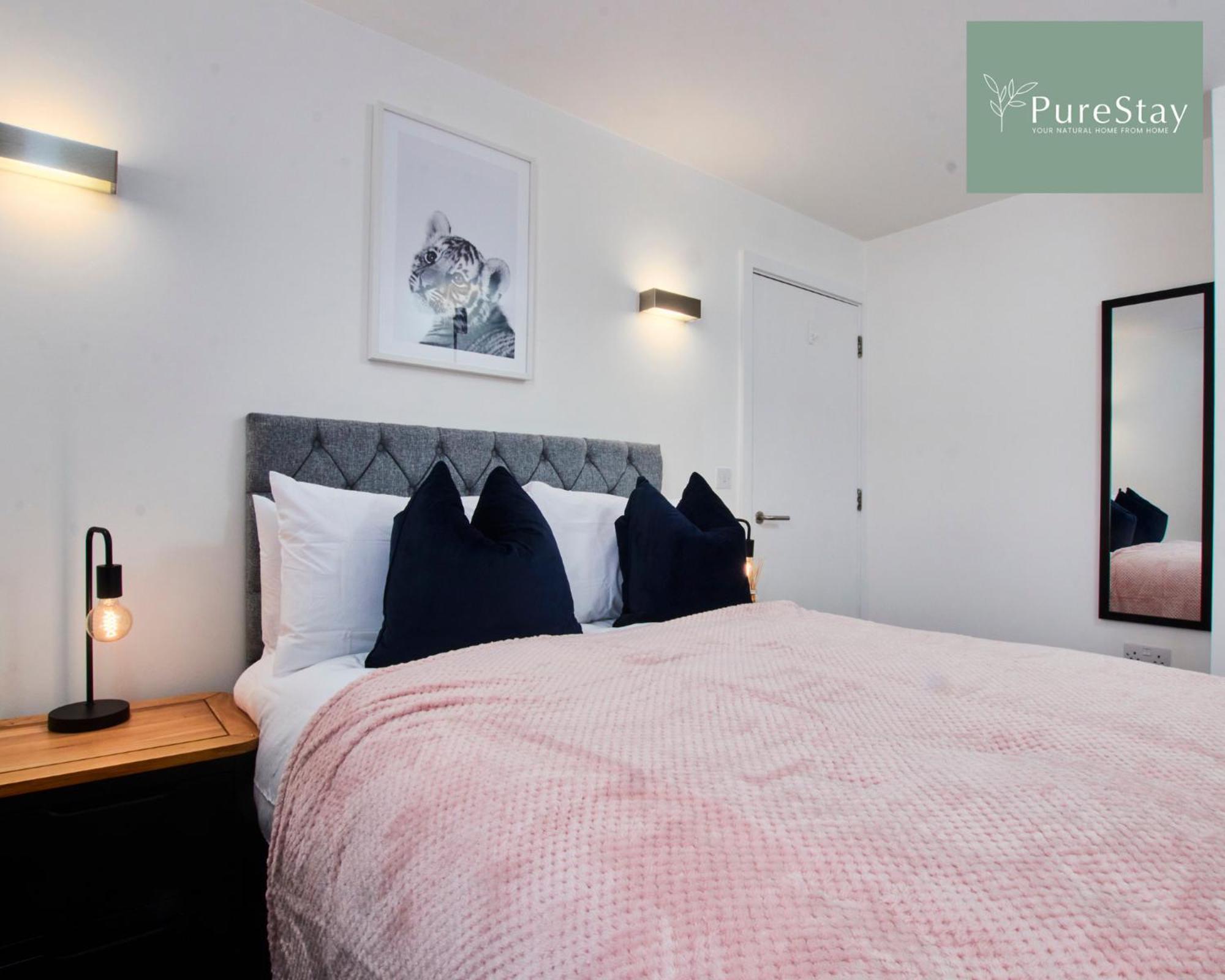 Beautiful Four Bed House By Purestay Short Lets & Serviced Accommodation Coventry With Parking Exteriör bild