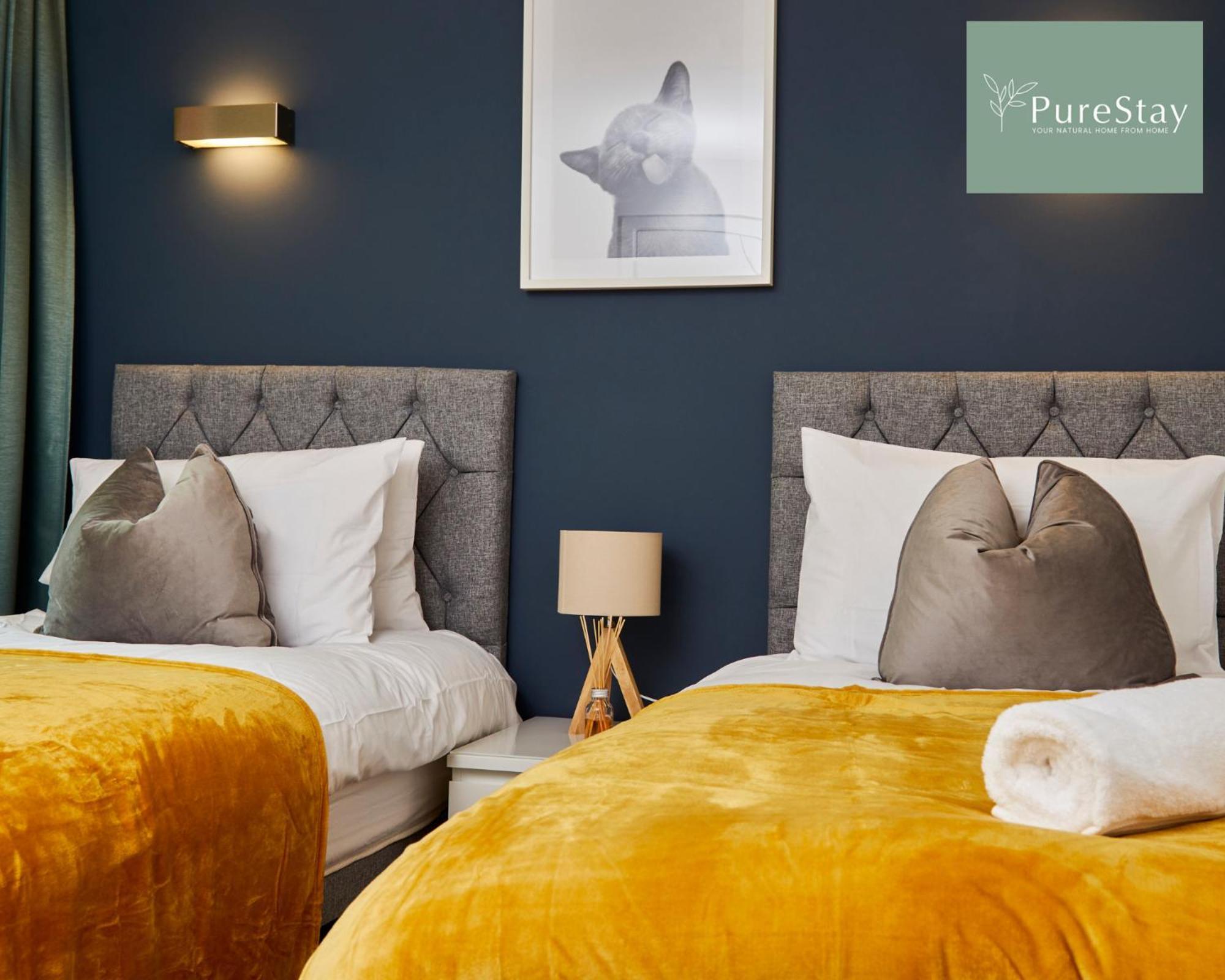 Beautiful Four Bed House By Purestay Short Lets & Serviced Accommodation Coventry With Parking Exteriör bild