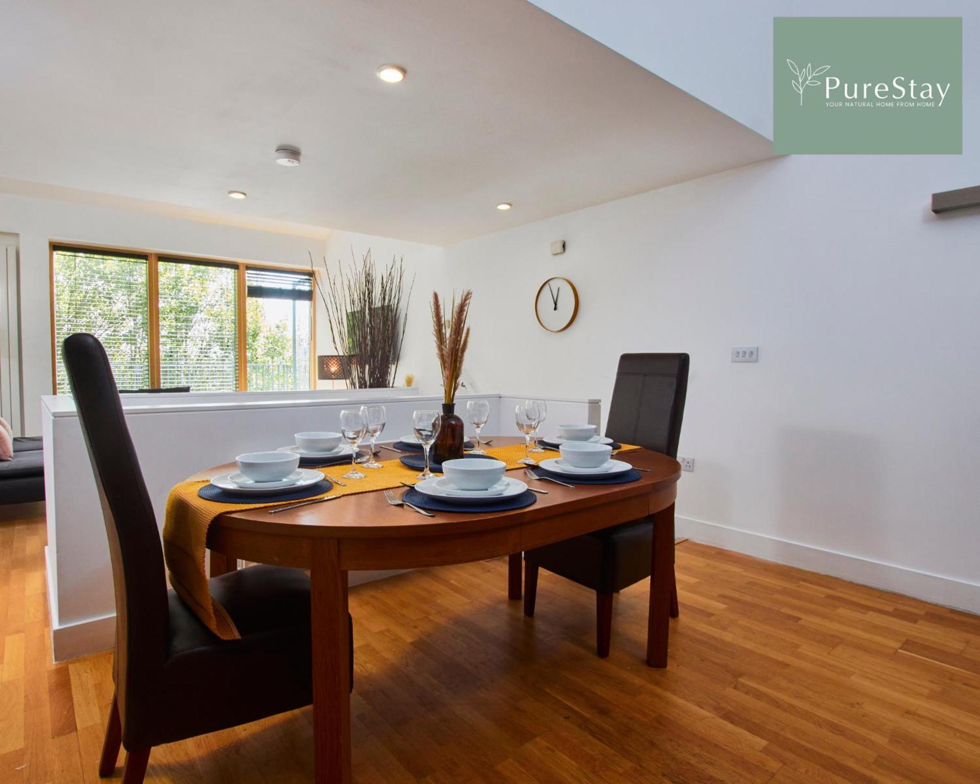 Beautiful Four Bed House By Purestay Short Lets & Serviced Accommodation Coventry With Parking Exteriör bild