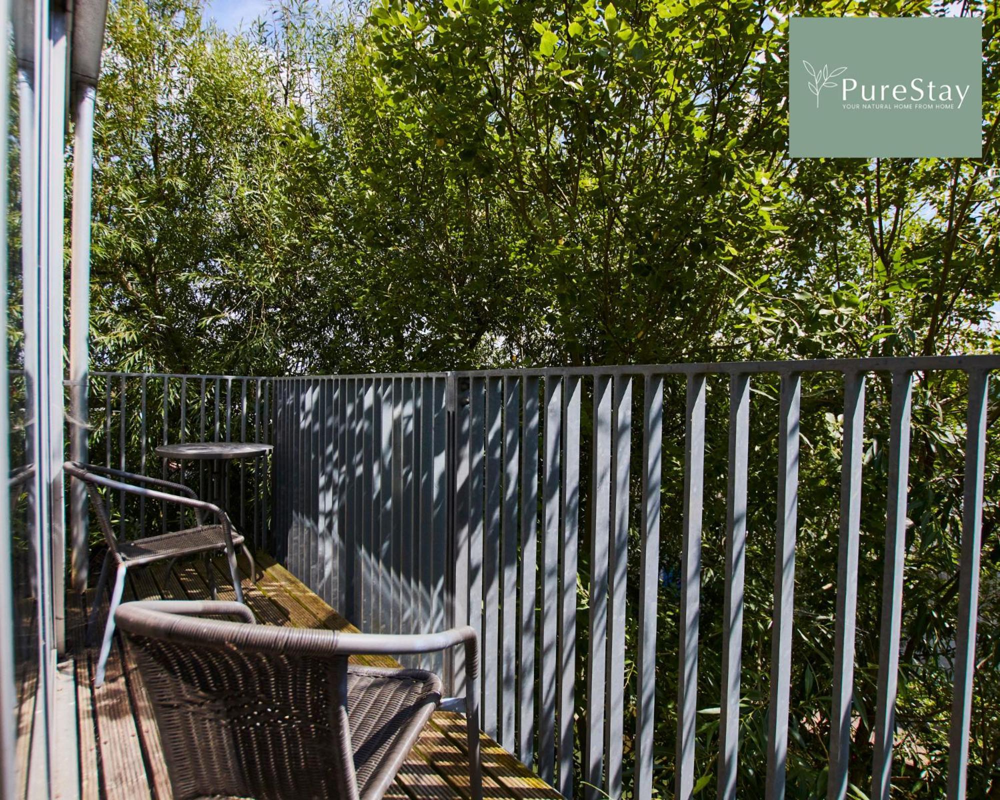 Beautiful Four Bed House By Purestay Short Lets & Serviced Accommodation Coventry With Parking Exteriör bild